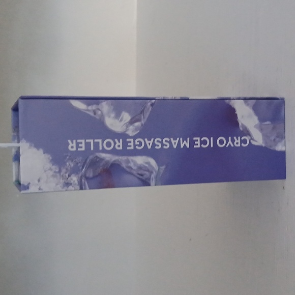 bliss Cryo Ice Massage Roller - Picture 2 of 3